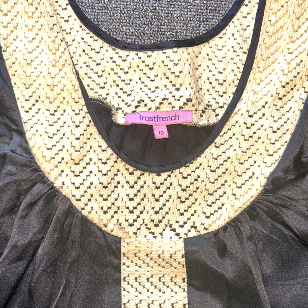 FrostFrench Black and Cream
Blouse